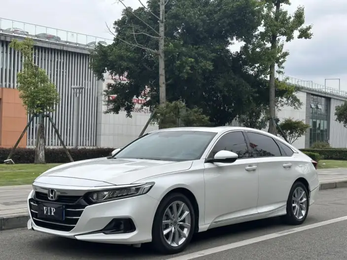 Honda Accord 2022 Model 260TURBO Deluxe Edition – фото 1
