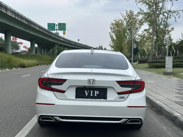 Honda Accord 2022 Model 260TURBO Deluxe Edition – фото 5