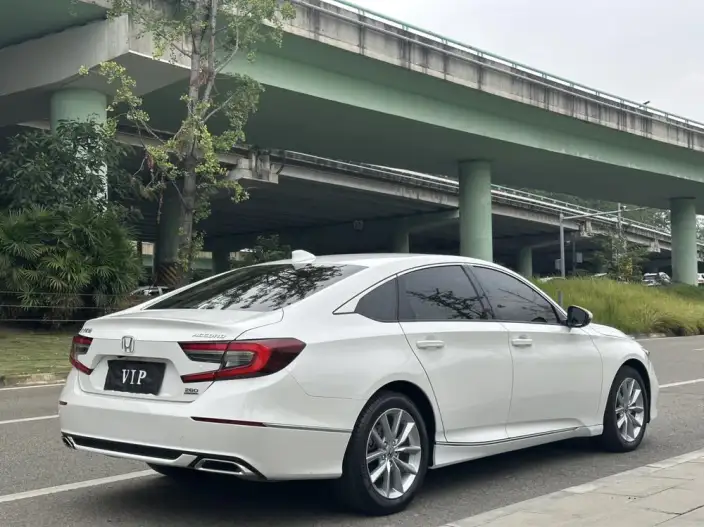 Honda Accord 2022 Model 260TURBO Deluxe Edition – фото 6