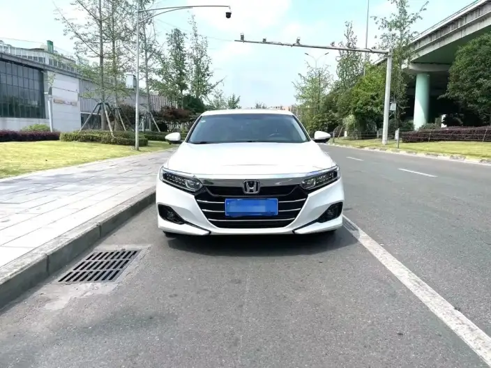 Honda Accord 2022 Model 260TURBO Deluxe Edition – фото 2