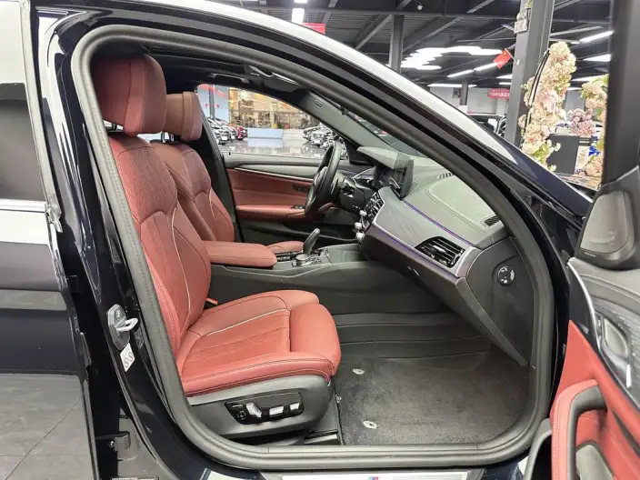 BMW 5 Series 2023 Model 530Li Exclusive Model M Sports Set – фото 8