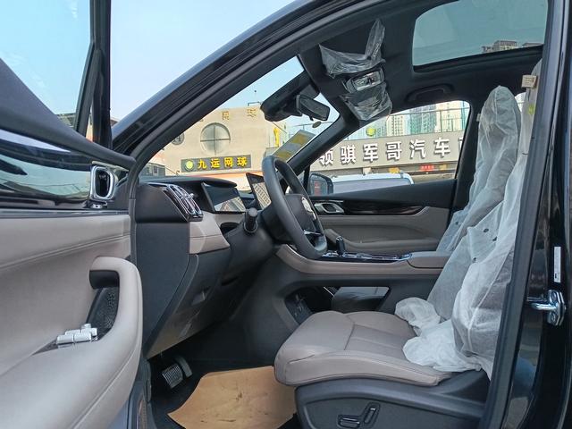 Geely Boyue L 2025 Model 4th Generation 1.5TD DCT Qicheng – фото 7