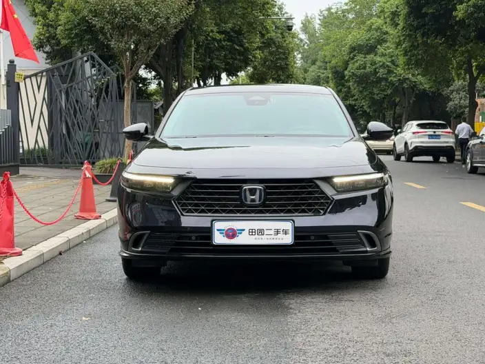Honda Accord PHEV 2023 Model e:PHEV Premium Edition – фото 2