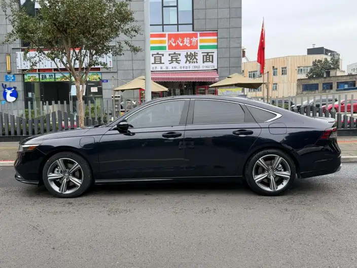 Honda Accord PHEV 2023 Model e:PHEV Premium Edition – фото 3