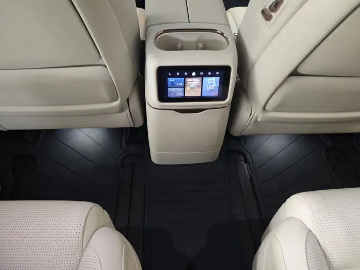 Lynk & Co 900 2025 Model 2.0T Ultra VI seat – фото 10