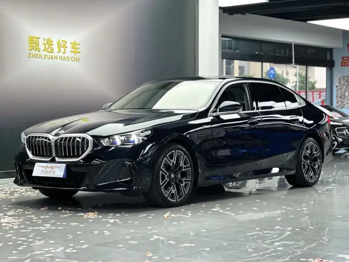 BMW 5 Series 2025 Model 530Li Exclusive Model M Sports Set – фото 1