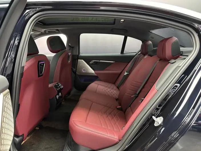 BMW 5 Series 2025 Model 530Li Exclusive Model M Sports Set – фото 8