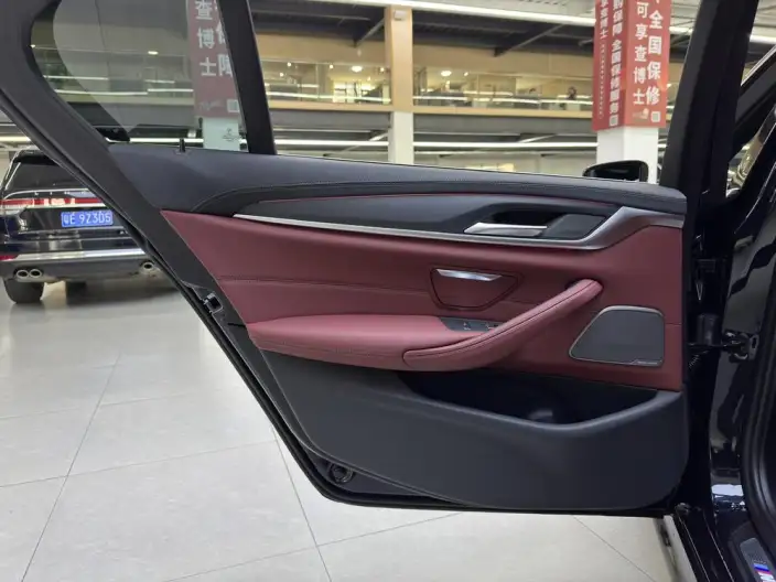 BMW 5 Series 2023 Model 530Li Exclusive Model M Sports Set – фото 8