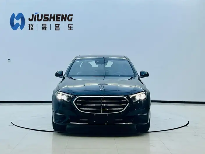 Mercedes-Benz E-Class PHEV 2024 Model E 350 e L sedan – фото 2