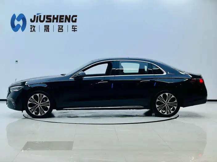 Mercedes-Benz E-Class PHEV 2024 Model E 350 e L sedan – фото 3