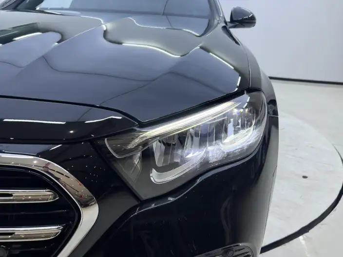 Mercedes-Benz E-Class PHEV 2024 Model E 350 e L sedan – фото 7