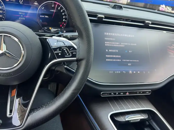 Mercedes-Benz E-Class PHEV 2024 Model E 350 e L sedan – фото 9
