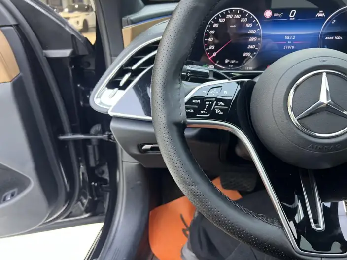 Mercedes-Benz E-Class PHEV 2024 Model E 350 e L sedan – фото 13