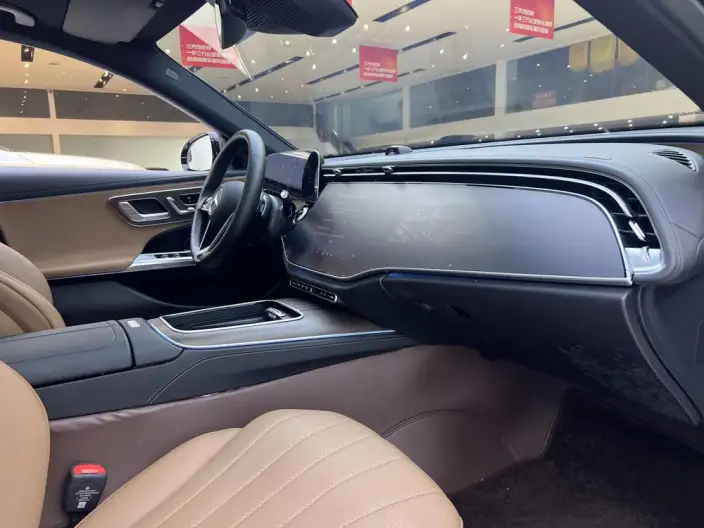 Mercedes-Benz E-Class PHEV 2024 Model E 350 e L sedan – фото 22