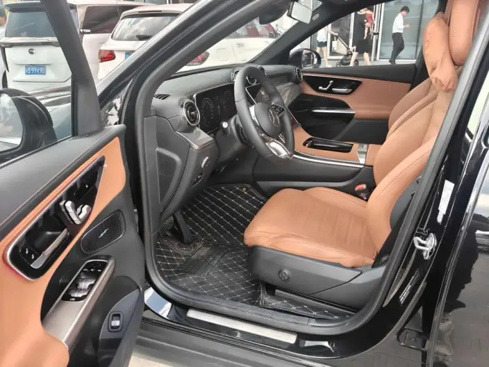 Mercedes-Benz GLC 2025 Model Facelift GLC 260 L 4MATIC Dynamic Model 5 seat – фото 8