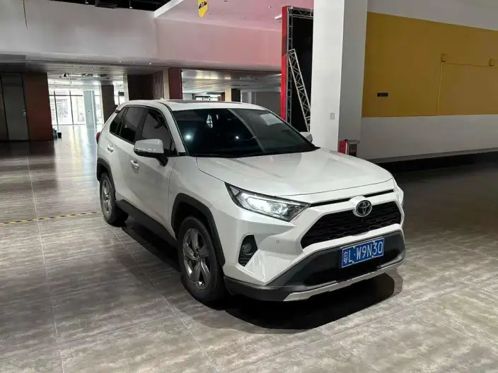 Toyota RAV4 2022 Model 2.0L CVT 2WD Fashion PLUS Edition – фото 3