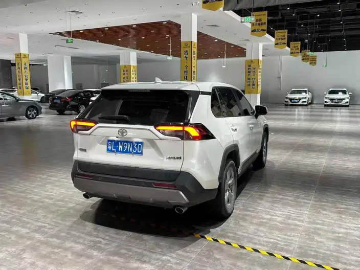 Toyota RAV4 2022 Model 2.0L CVT 2WD Fashion PLUS Edition – фото 6
