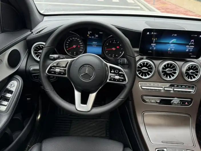 Mercedes-Benz GLC 2020 Model GLC 260 L 4MATIC Dynamic Model – фото 15