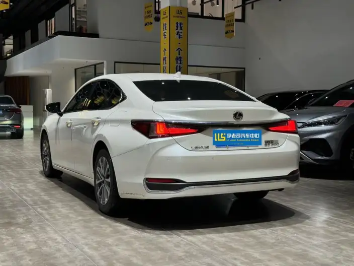 Lexus ES 2022 Model 200 Superior Edition – фото 4