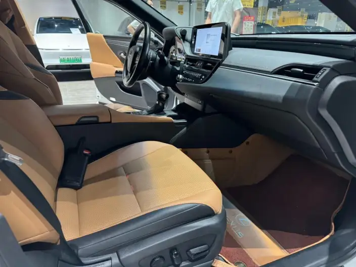 Lexus ES 2022 Model 200 Superior Edition – фото 6