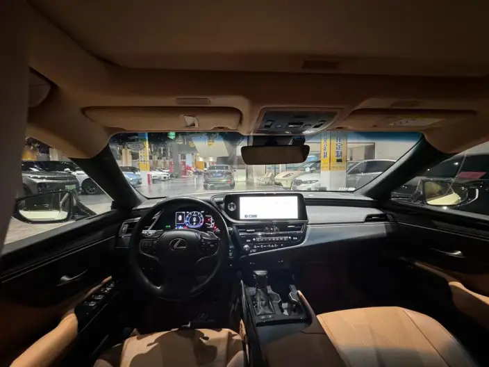 Lexus ES 2022 Model 200 Superior Edition – фото 7