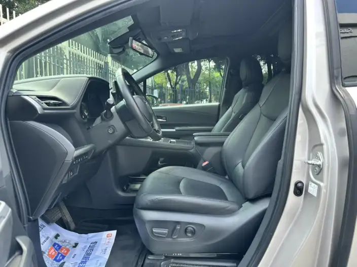 Toyota Sienna 2021 Model 2.5L Hybrid Platinum edition – фото 16