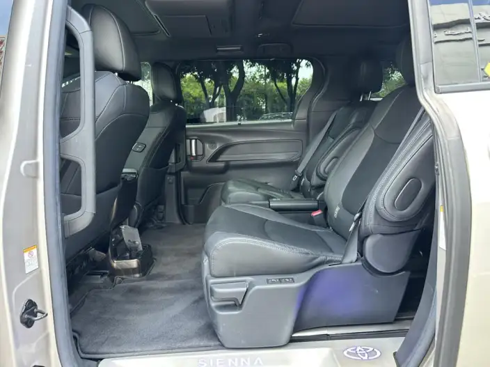 Toyota Sienna 2021 Model 2.5L Hybrid Platinum edition – фото 17