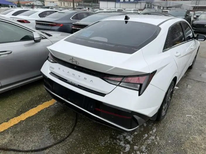 Hyundai Ioniq 2022 Model 1.5L CVT GLX Elite Edition – фото 6