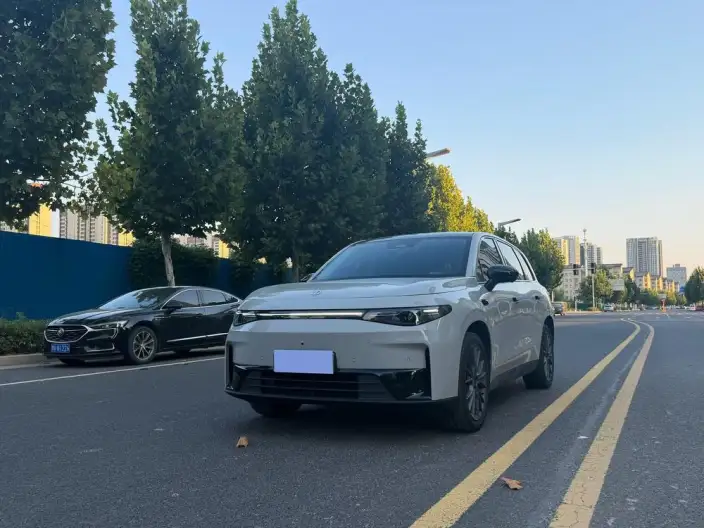 Leapmotor C10 2026 Model EV Edition 605 Yuexiang Edition – фото 1