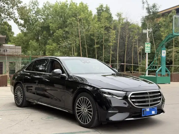 Mercedes-Benz E-Class 2024 Model E 300 L Luxury Model sedan – фото 3