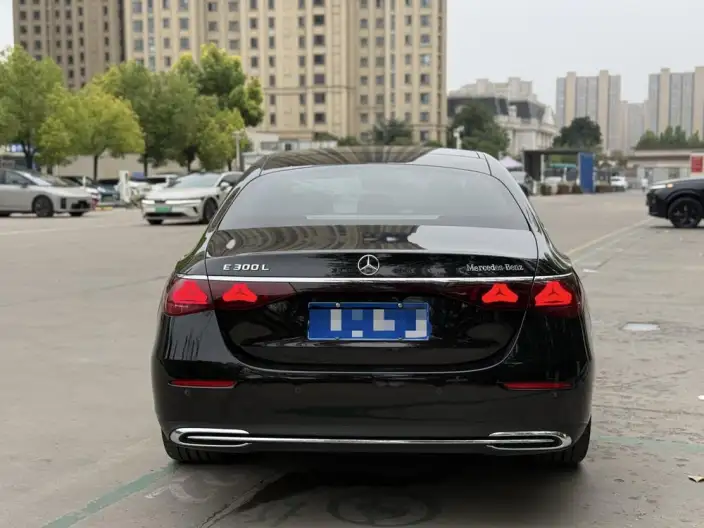 Mercedes-Benz E-Class 2024 Model E 300 L Luxury Model sedan – фото 5