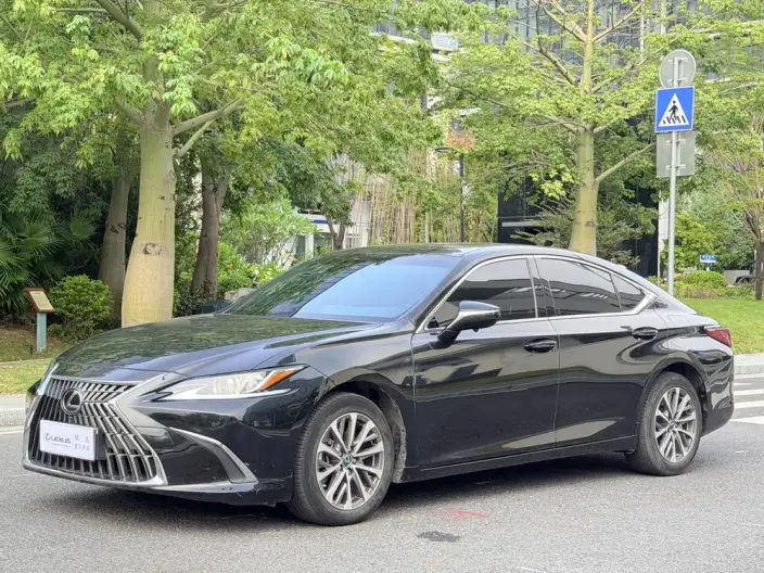 Lexus ES 2022 Model 200 Superior Edition – фото 1