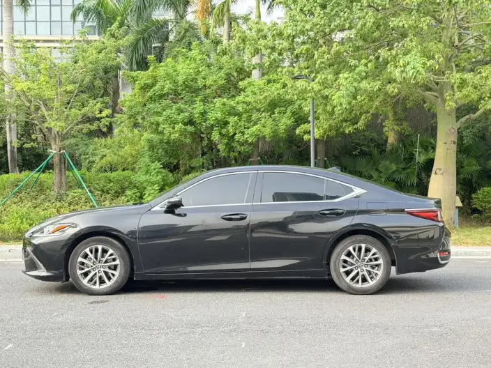 Lexus ES 2022 Model 200 Superior Edition – фото 4