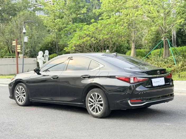 Lexus ES 2022 Model 200 Superior Edition – фото 5
