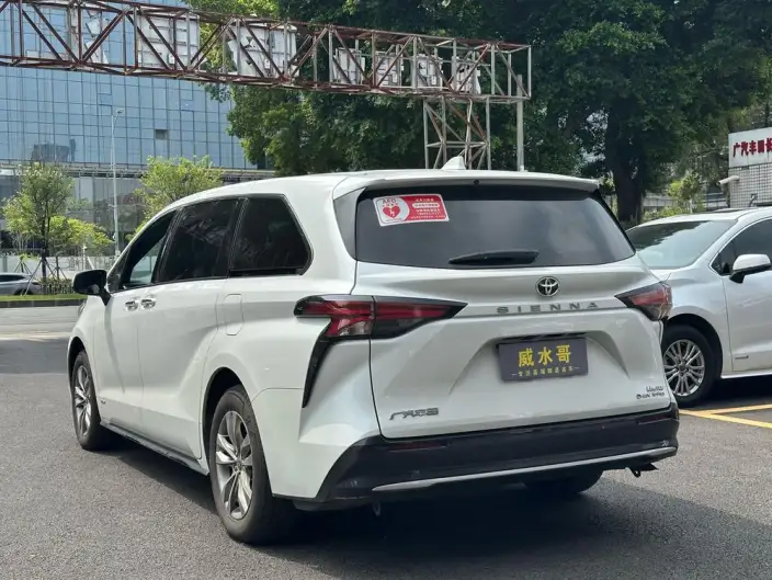 Toyota Sienna 2024 Model Hybrid 2.5L 4WD Premium Edition – фото 3