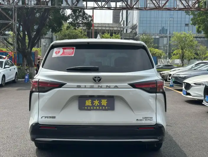 Toyota Sienna 2024 Model Hybrid 2.5L 4WD Premium Edition – фото 4