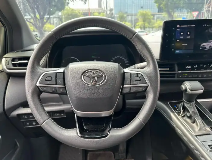Toyota Sienna 2024 Model Hybrid 2.5L 4WD Premium Edition – фото 7