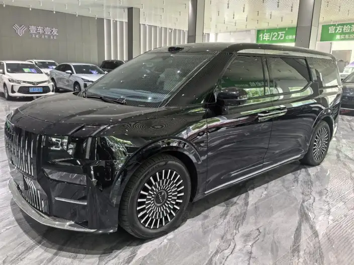 ZEEKR 009 2024 Model VI seat Executive Edition 4WD 108kWh – фото 1