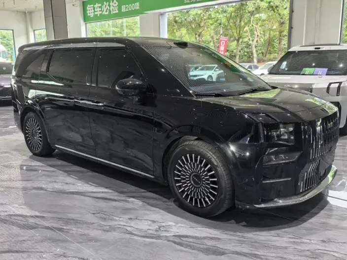 ZEEKR 009 2024 Model VI seat Executive Edition 4WD 108kWh – фото 3