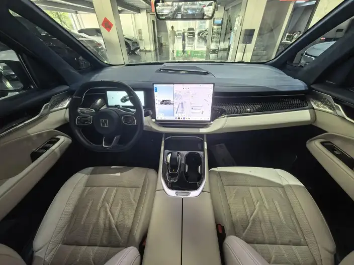 ZEEKR 009 2024 Model VI seat Executive Edition 4WD 108kWh – фото 17