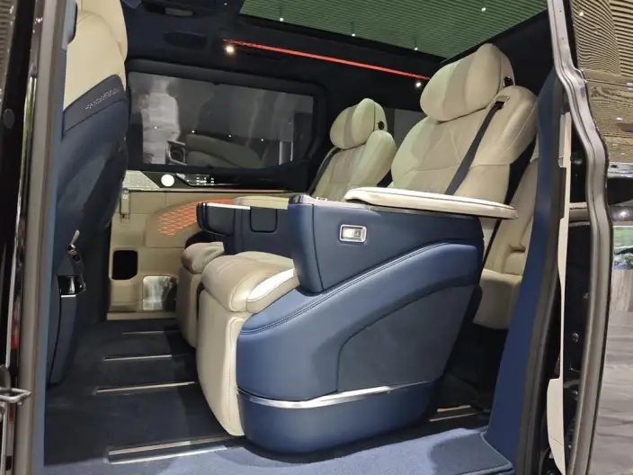 ZEEKR 009 2024 Model VI seat Executive Edition 4WD 108kWh – фото 29