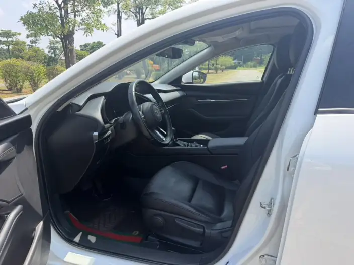 Mazda3 Axela 2020 Model 2.0L Automatic Zhi Ya Edition – фото 12