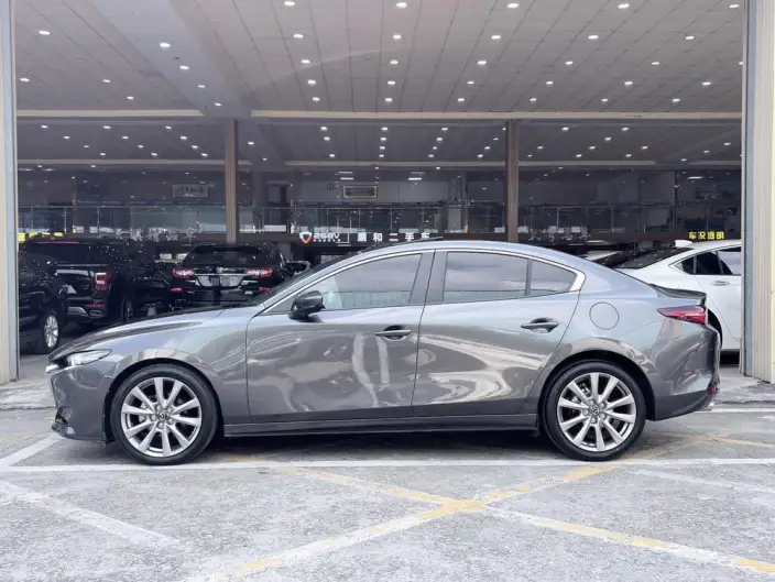 Mazda3 Axela 2021 Model 2.0L Automatic Zhi Shine Edition – фото 3