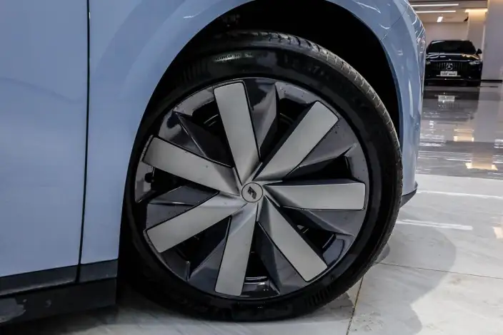 Li Auto i8 2025 Model Standard Edition – фото 16