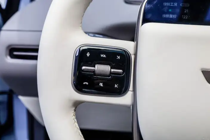 Li Auto i8 2025 Model Standard Edition – фото 22