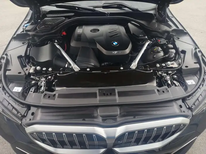 BMW 5 Series 2025 Model 530Li Leading Model M Sports Set – фото 6
