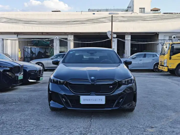 BMW i5 Imported 2024 Model M60 xDrive – фото 2