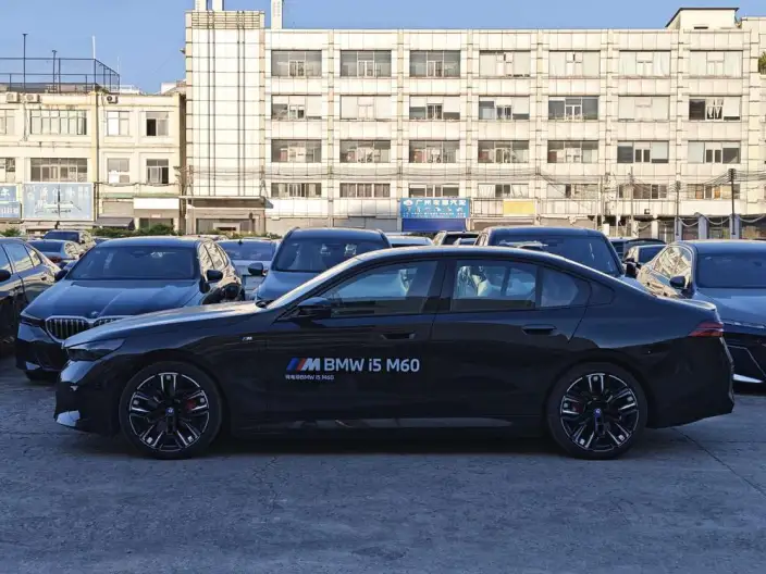 BMW i5 Imported 2024 Model M60 xDrive – фото 3