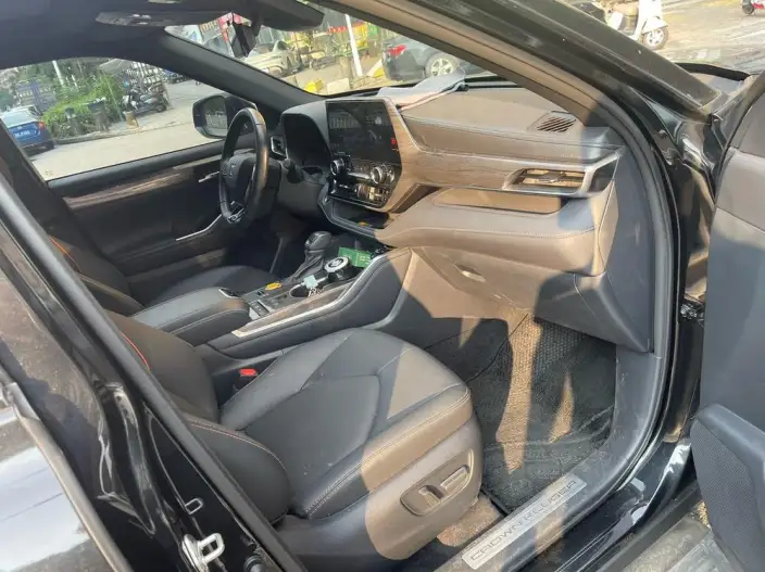 Crown Kluger 2024 Model Intelligent Hybrid 2.5L E-CVT 4WD Premium Edition – фото 12