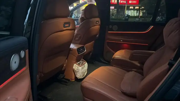 Aito M9 2024 Model Extended Range Ultra VI seat Edition – фото 9